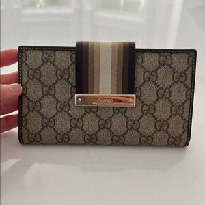 Gucci Cream and Brown Wallet with Iconic Design